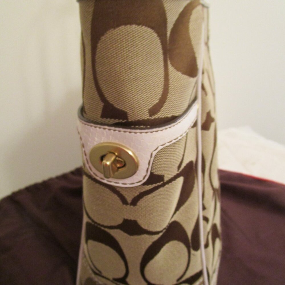 Coach BO6S-8626 Graphic/White Tote - Picture 3 of 11